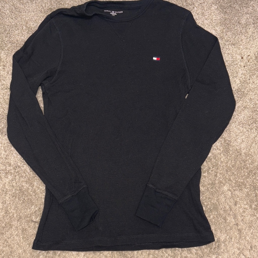 Tommy Hilfiger Men’s Black Waffle-Knit Crewneck Sweater with Flag Logo
